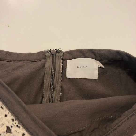 LUSH | Lace Mini Skirt - Picture 4 of 5